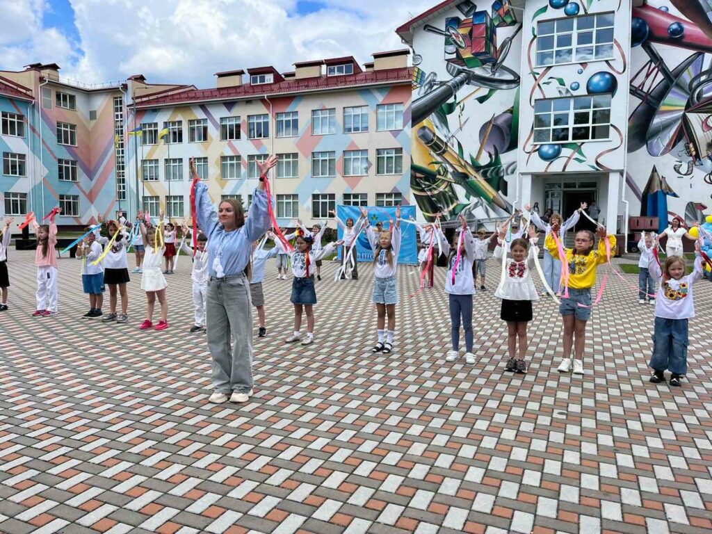 Ось і добіг кінця наш яскравий, веселий та незабутній мовний табір